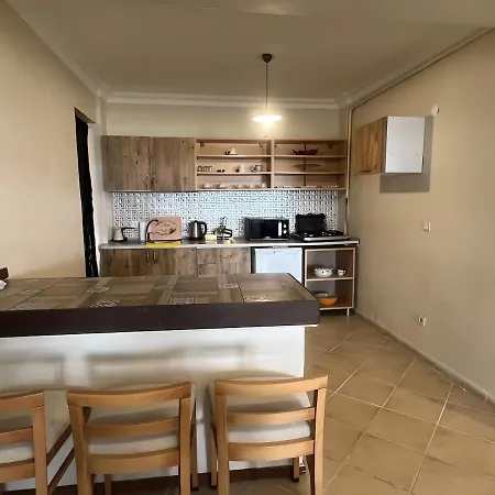 Private With Pool & Large Green Garden , Close To The Centre And Beaches !