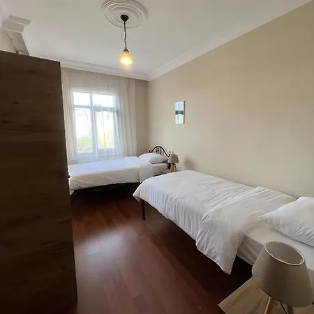Private With Pool & Large Green Garden , Close To The Centre And Beaches ! *