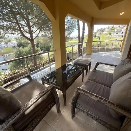 Private With Pool & Large Green Garden , Close To The Centre And Beaches ! Villa *
